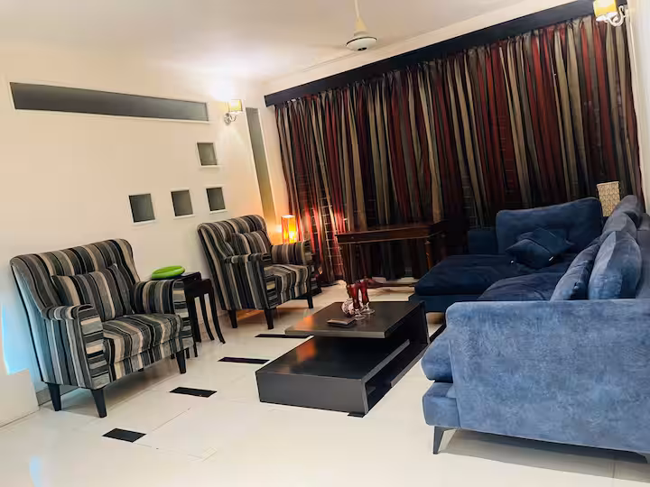 Shared living room · Banani